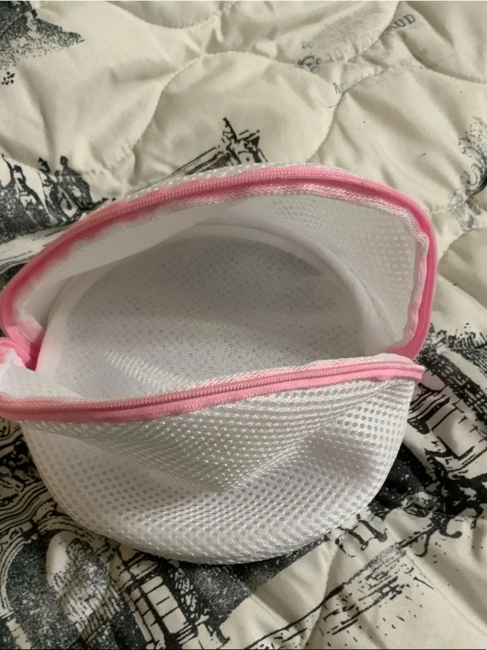 Mesh Garment Bag with Pink Trim - Gentle Clothing Protector